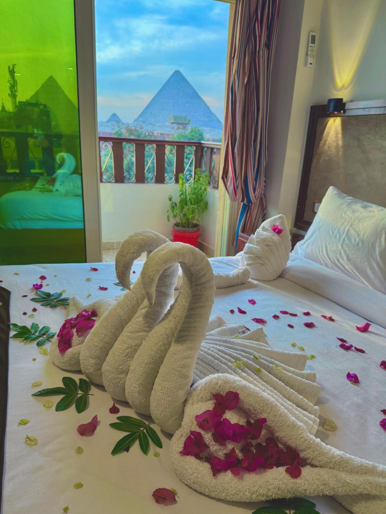 Flower Pyramids Hotel 3*