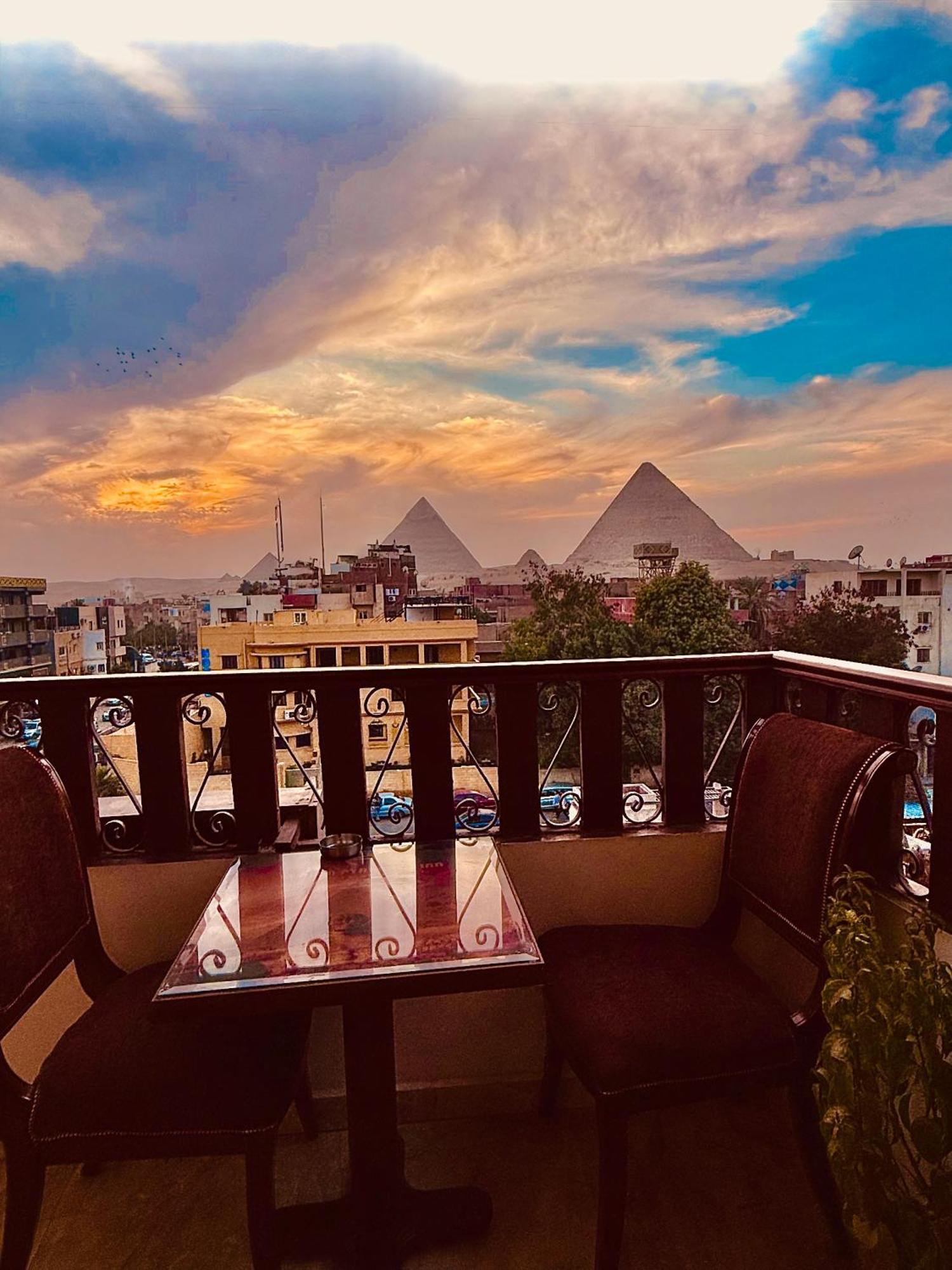 Hotel Flower Pyramids 3*