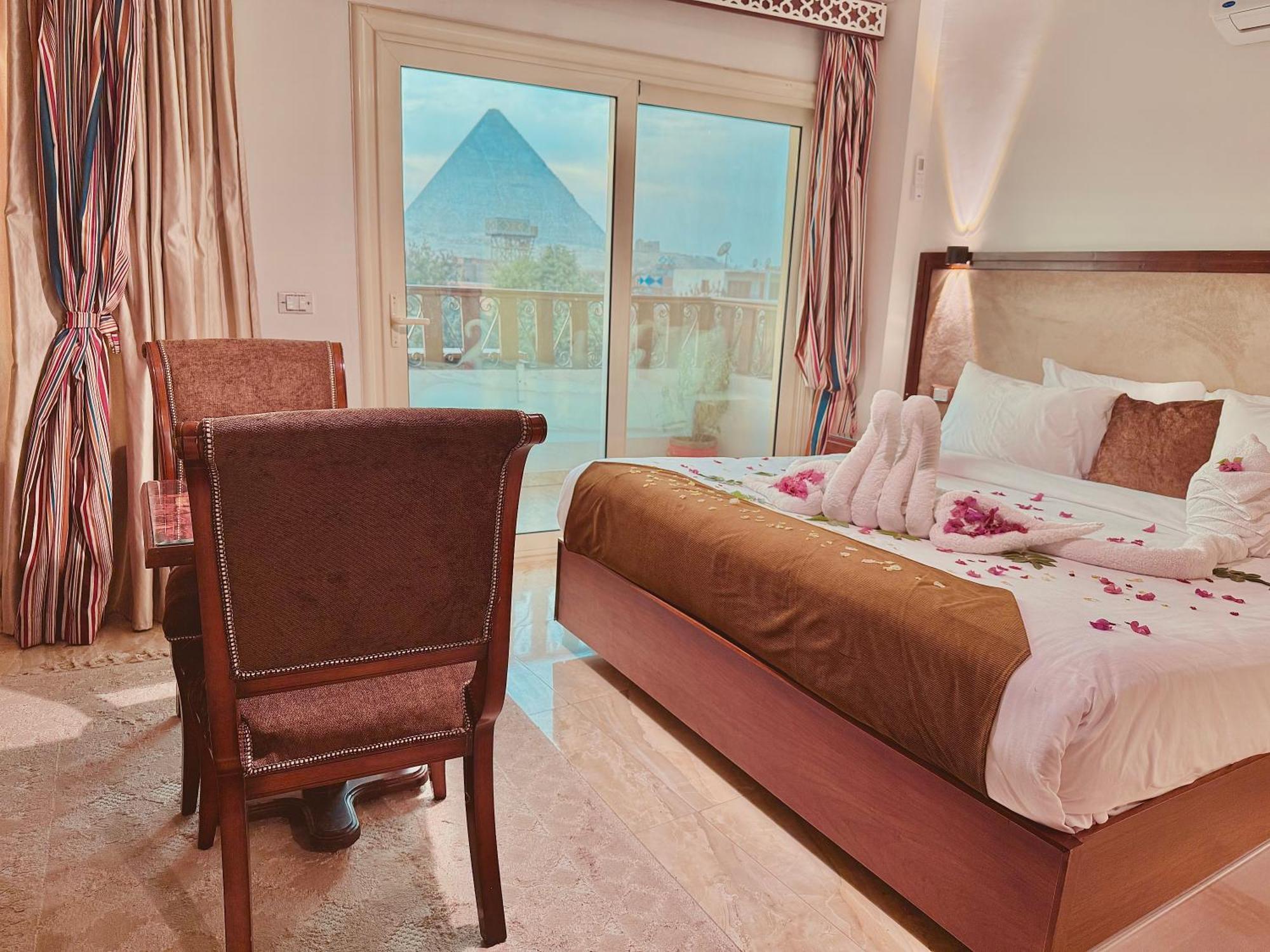 Hotel Flower Pyramids 3*