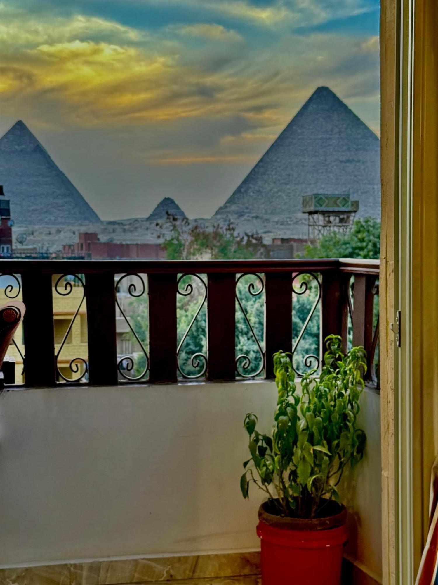 Flower Pyramids Hotel Cairo